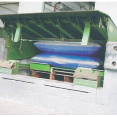 氣袋式貨臺高度調節(jié)板